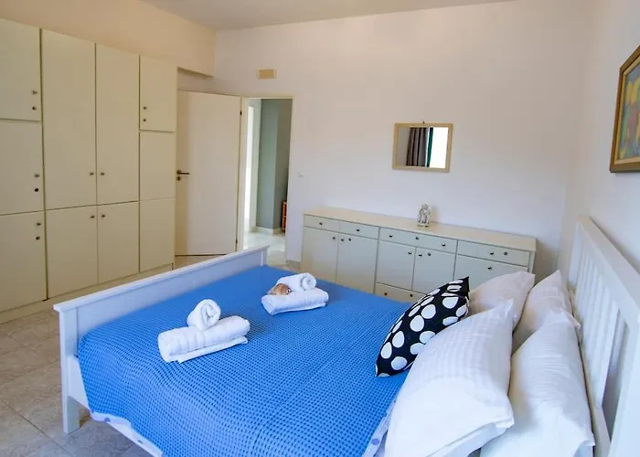 Christos - Center W/ Royal Garden View Apartamento