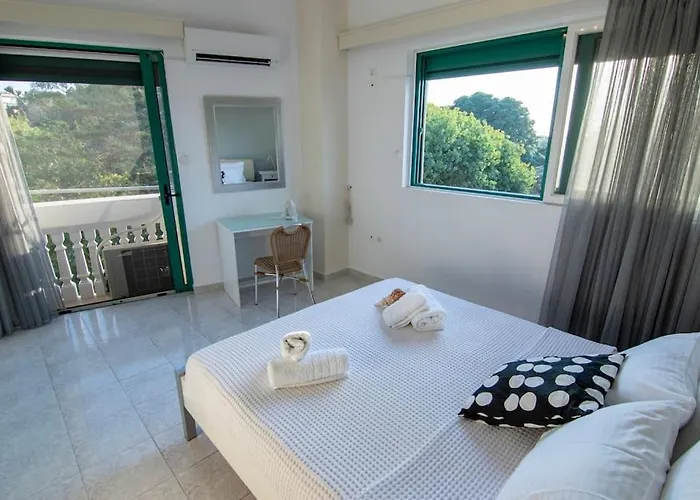 Christos - Center W/ Royal Garden View شقة Rhodes City