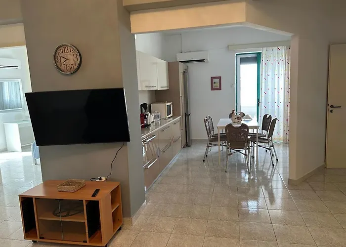 شقة Christos - Center W/ Royal Garden View *