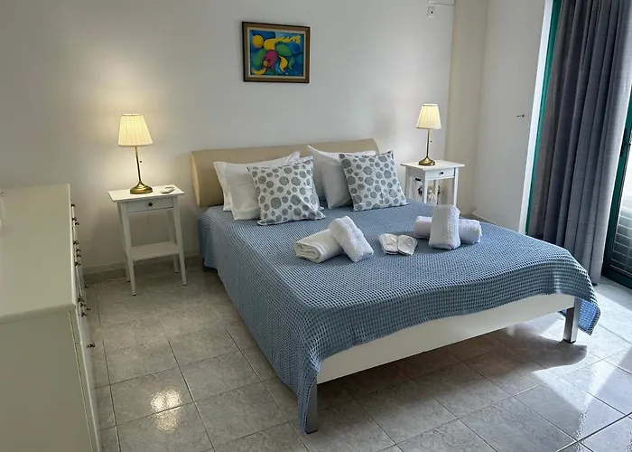 Christos - Center W/ Royal Garden View Apartamento