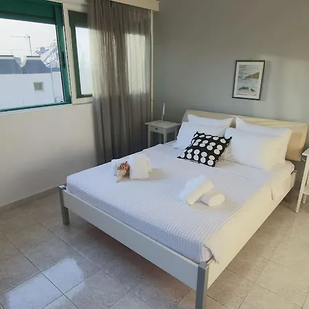 Christos - Center W/ Royal Garden View 아파트 *